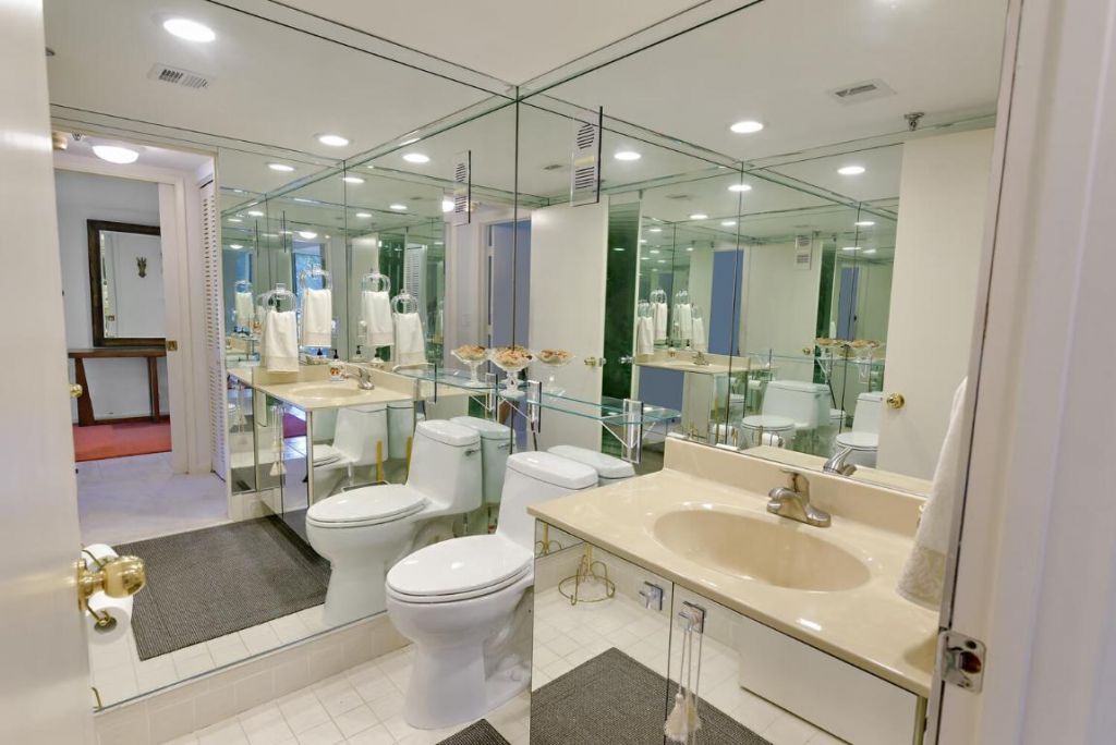 2427 Presidential Way, Unit 204, West Palm Beach, FL 33401 Photo