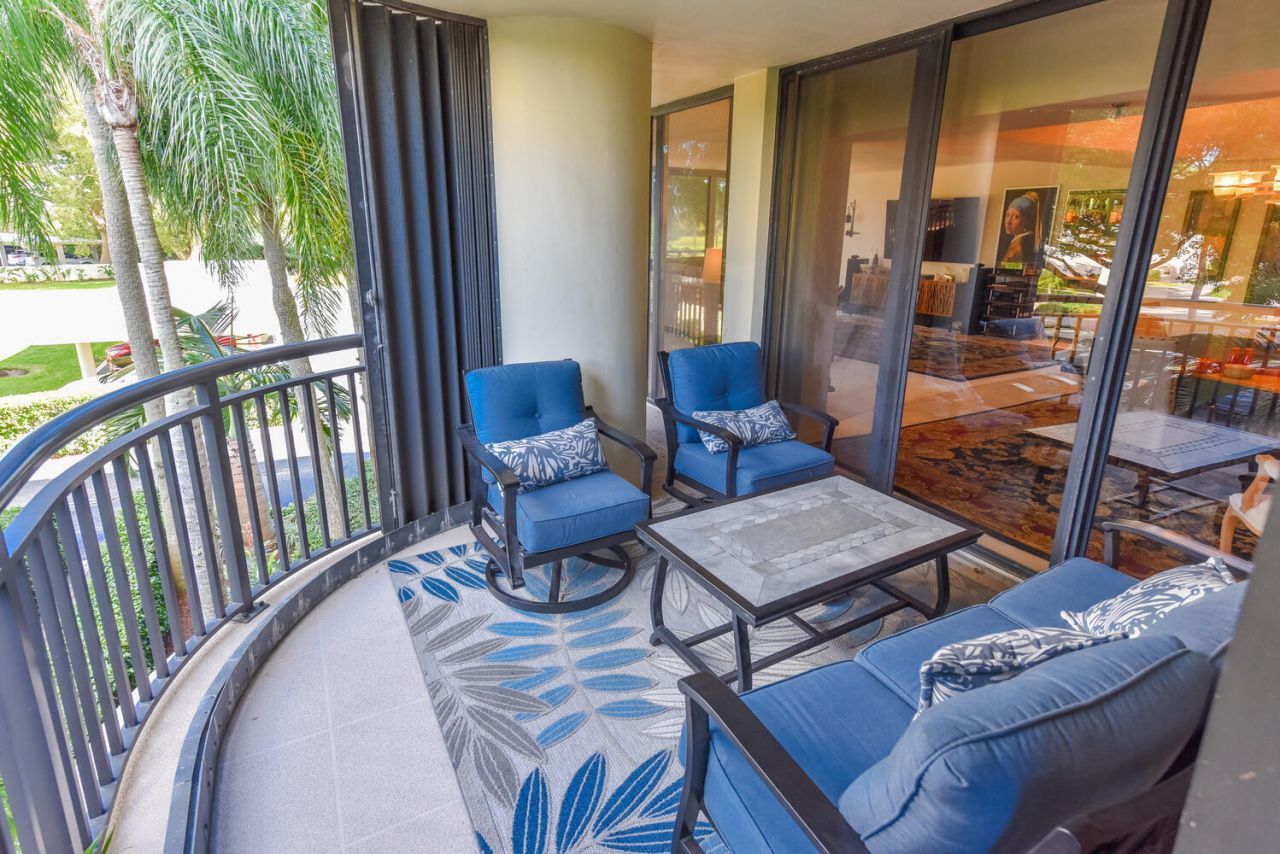 2427 Presidential Way, Unit 204, West Palm Beach, FL 33401 Photo