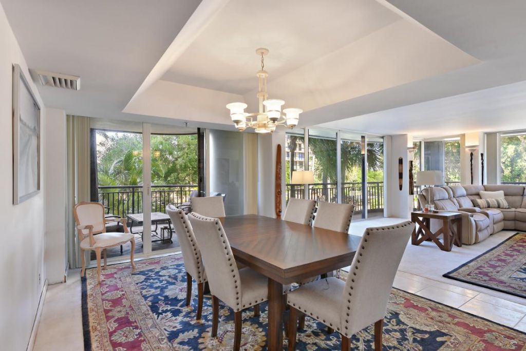 2427 Presidential Way, Unit 204, West Palm Beach, FL 33401 Photo