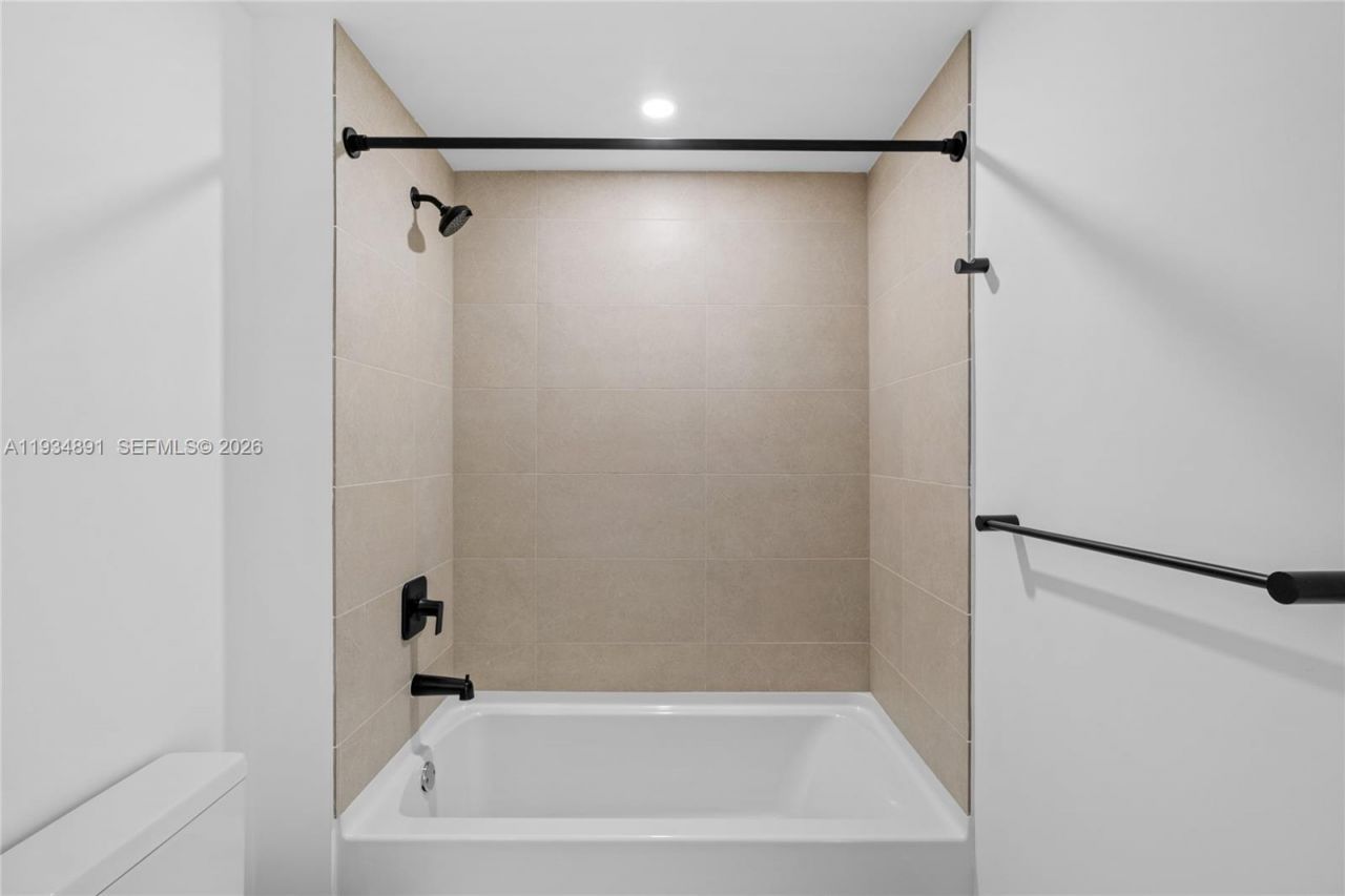 225 N Miami Ave, Unit 1405, Miami, FL 33132 Photo