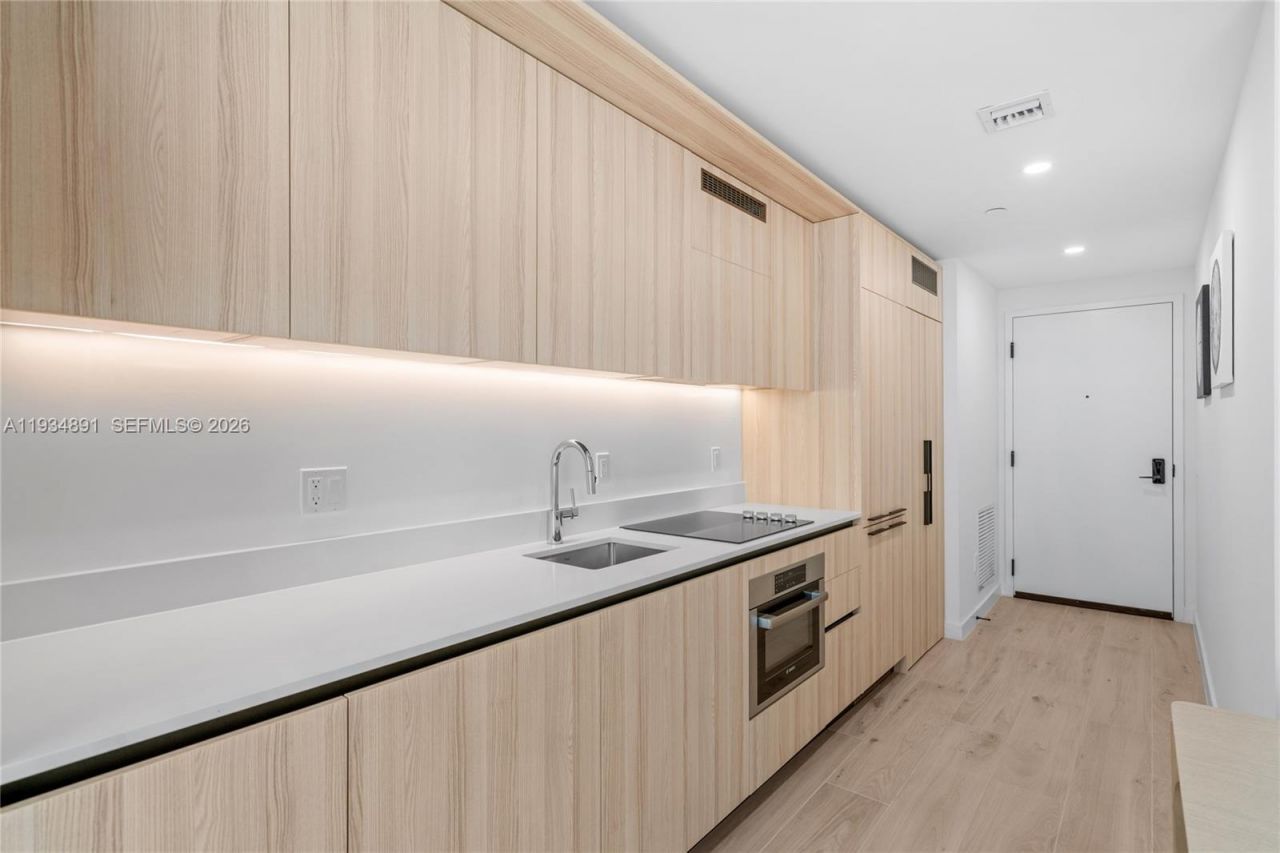 225 N Miami Ave, Unit 1405, Miami, FL 33132 Photo