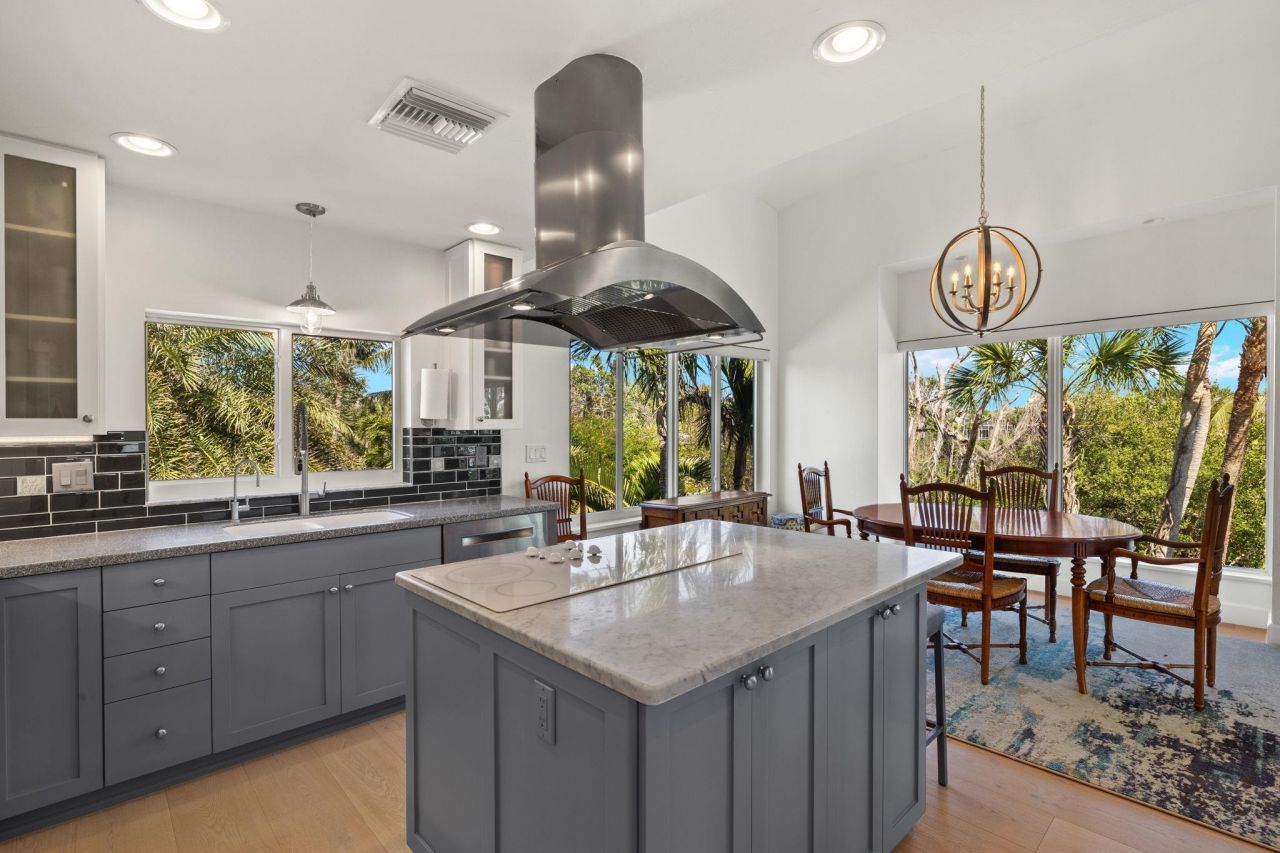 2400 Los Colony Rd, Sanibel, FL 33957 Photo