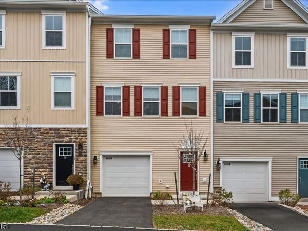 14 Kelly Ln, Wharton, NJ 07885