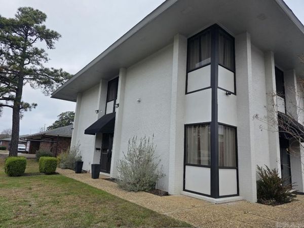 10002 W Markham Street, Little Rock, AR 72206