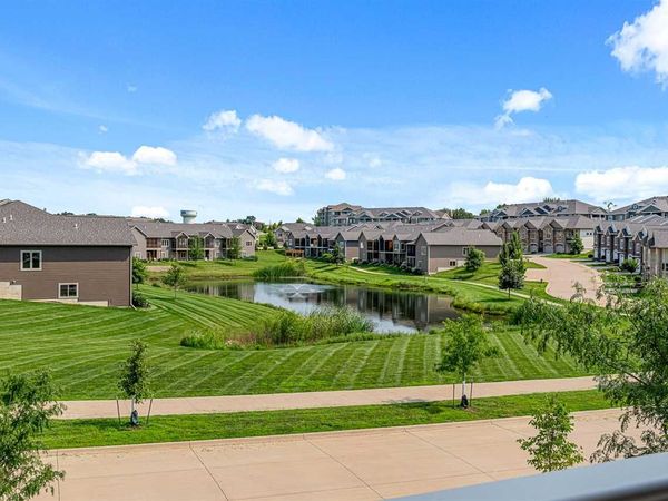 2871 Spring Rose Cir #207, Coralville, IA 52241