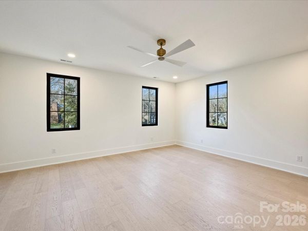 923 Laurel Creek Lane, Charlotte, NC 28211
