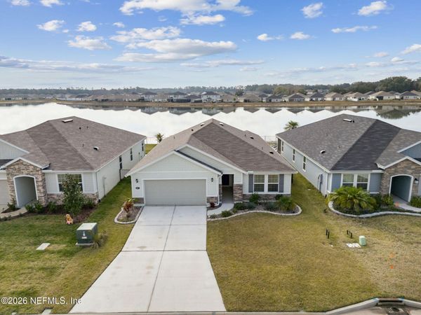 887 PANTHER LAKE Parkway, Jacksonville, FL 32221