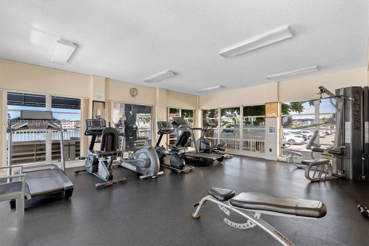 1849 S Ocean Dr, Unit 1412, Hallandale Beach, FL 33009 Photo