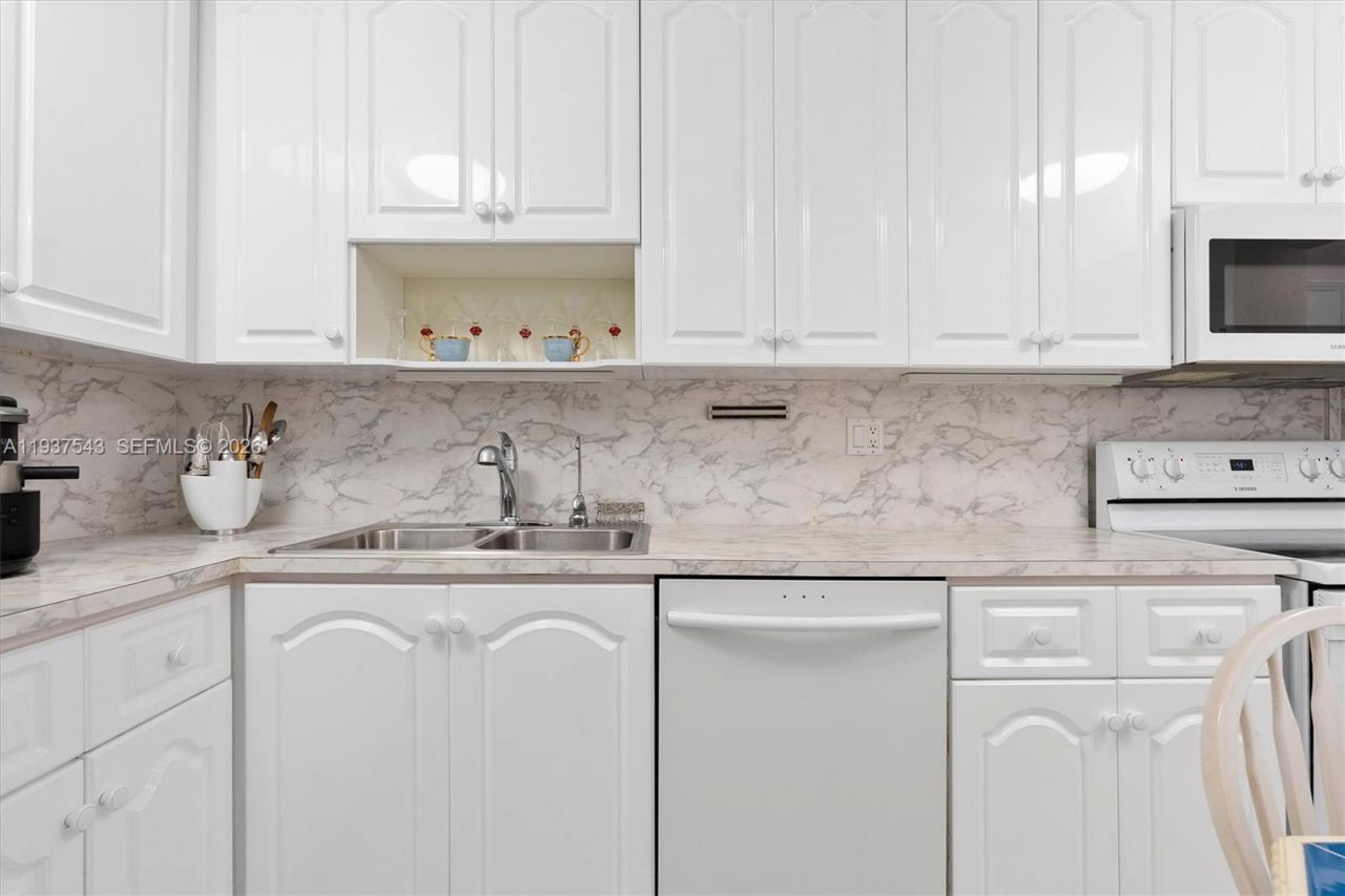 1849 S Ocean Dr, Unit 1412, Hallandale Beach, FL 33009 Photo