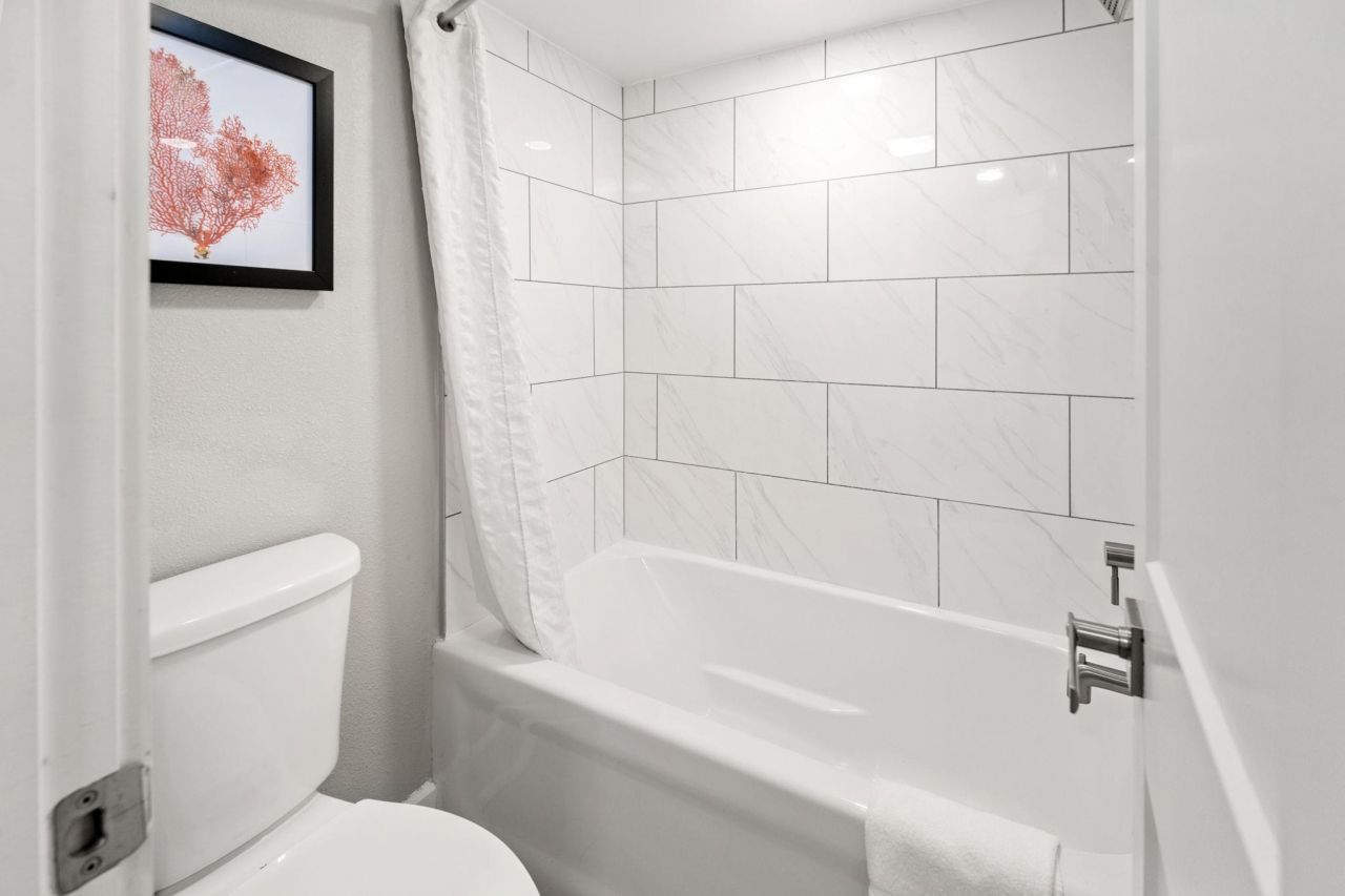 7200 N Ocean Blvd. Photo 16