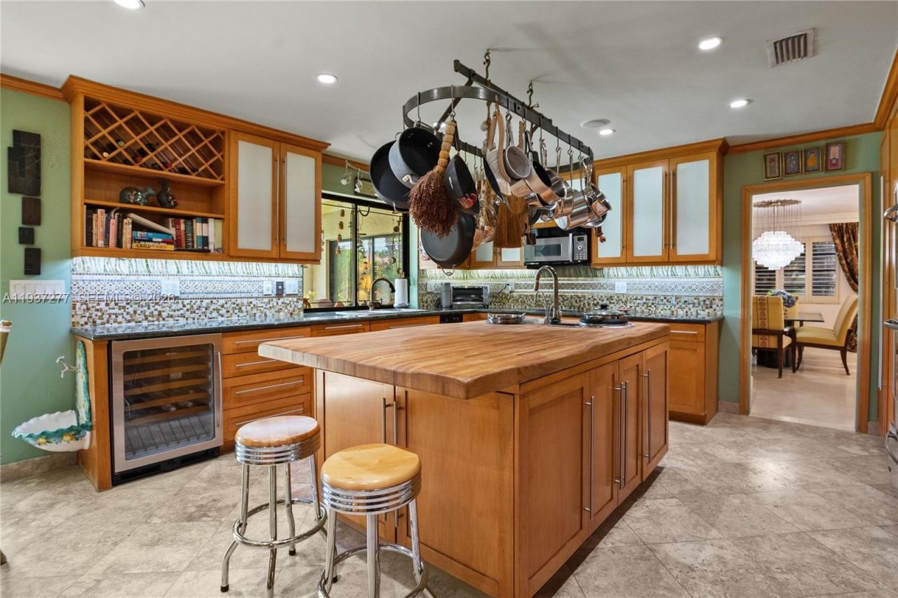 2100 NE 211th Ter., Miami, FL 33179 Photo