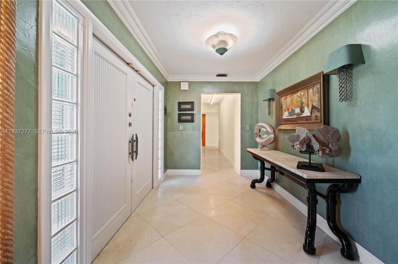 2100 NE 211th Ter., Miami, FL 33179 Photo