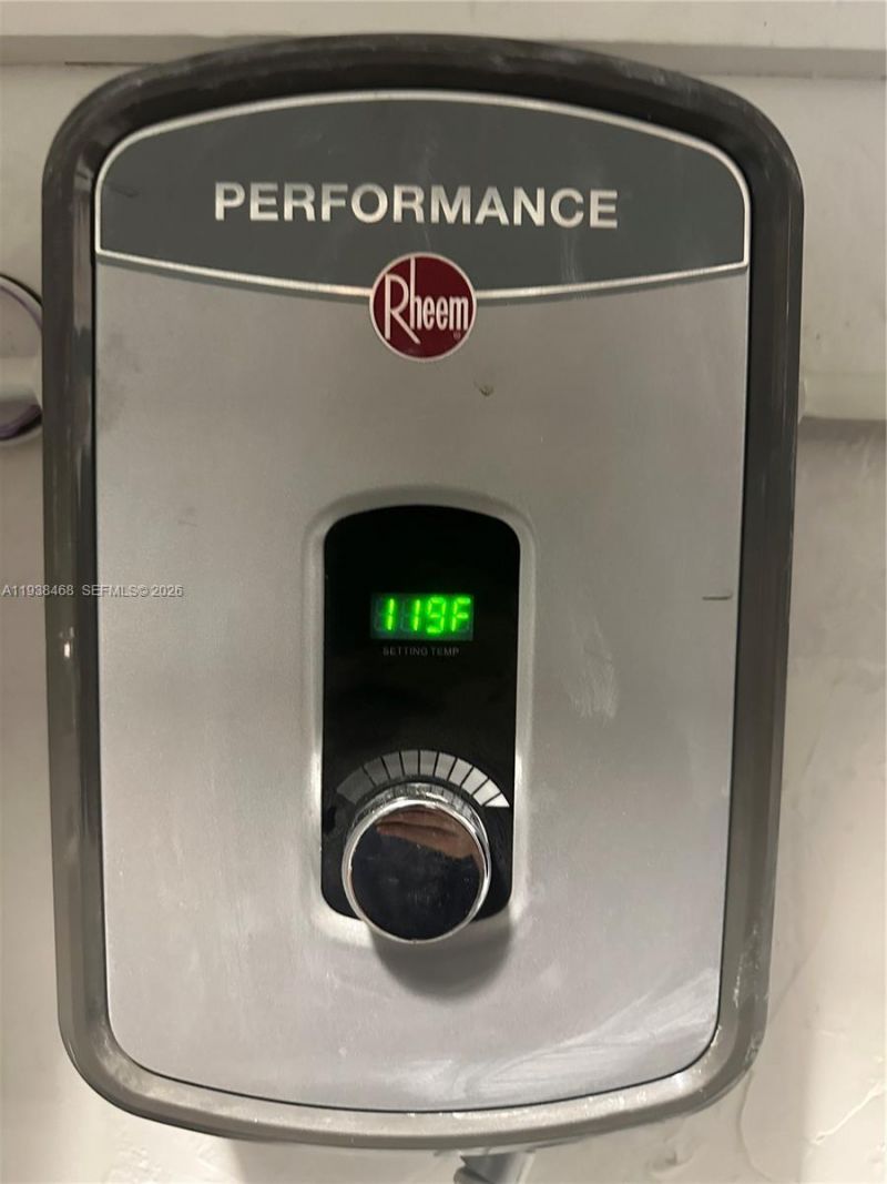 1860 Venice Park Dr, Unit 105, North Miami, FL 33181 Photo