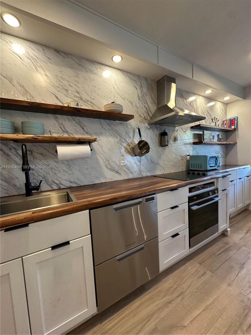 1860 Venice Park Dr, Unit 105, North Miami, FL 33181 Photo