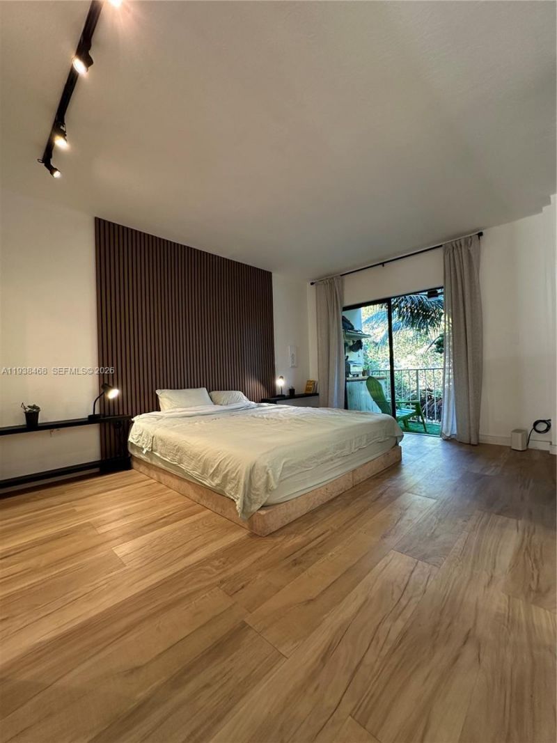 1860 Venice Park Dr, Unit 105, North Miami, FL 33181 Photo