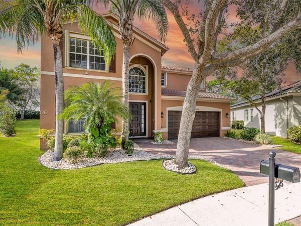 4499 W Whitewater Ave, Weston, FL 33332