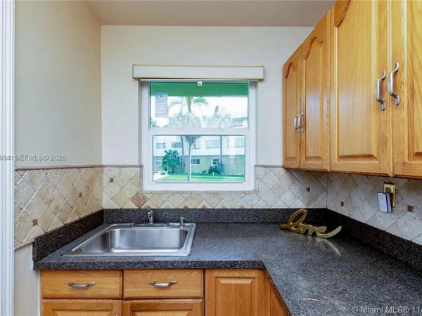 270 Layne Blvd , Unit 102, Hallandale Beach, FL 33009