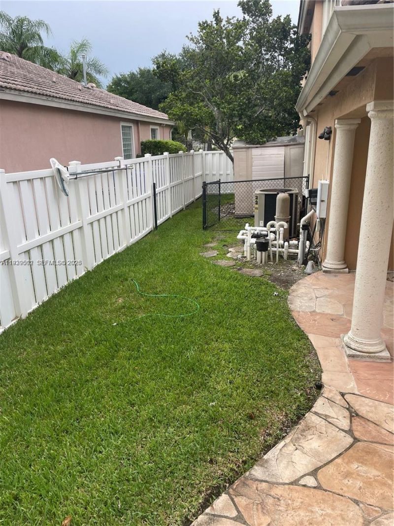 1552 NW 135th Ave, Pembroke Pines, FL 33028 Photo