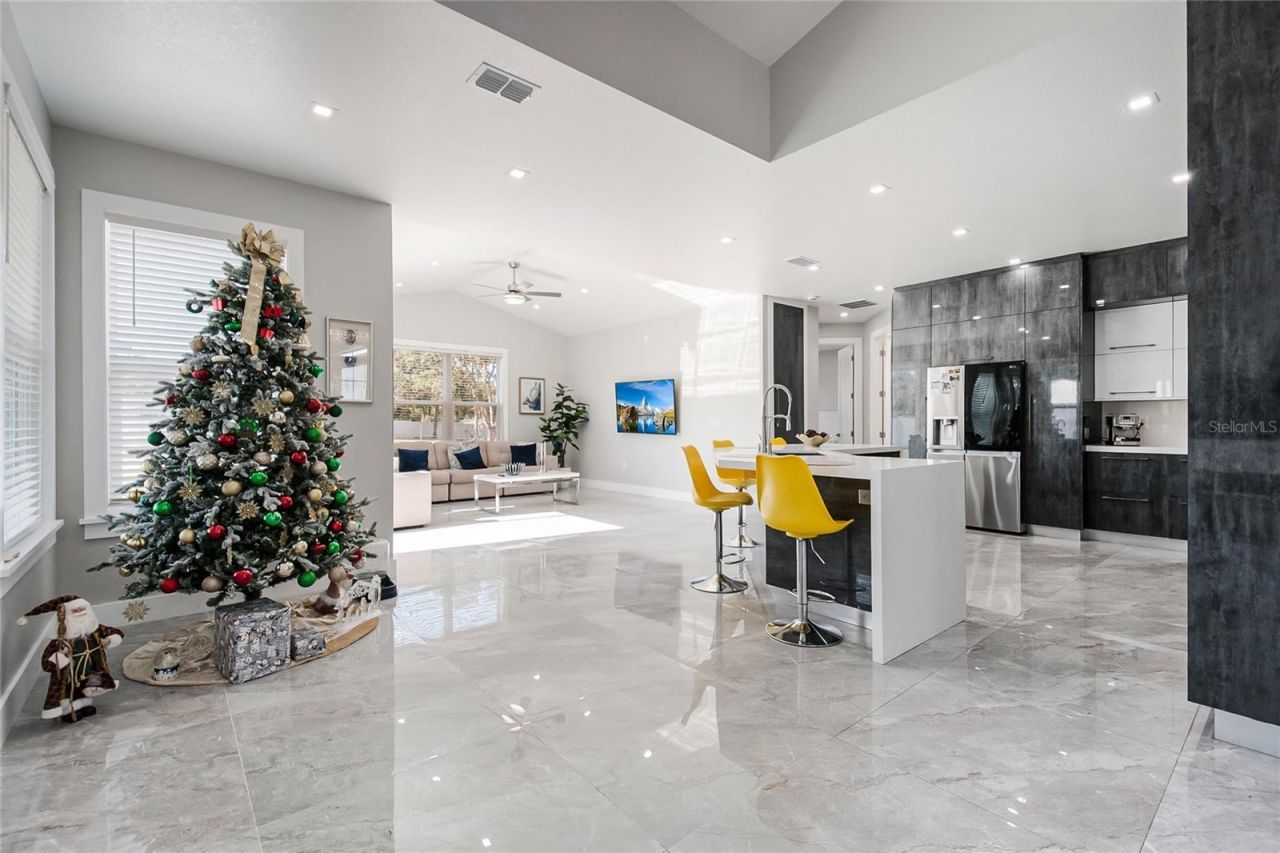 2502 Lake Front Drive, Lake Wales, FL 33898 Photo