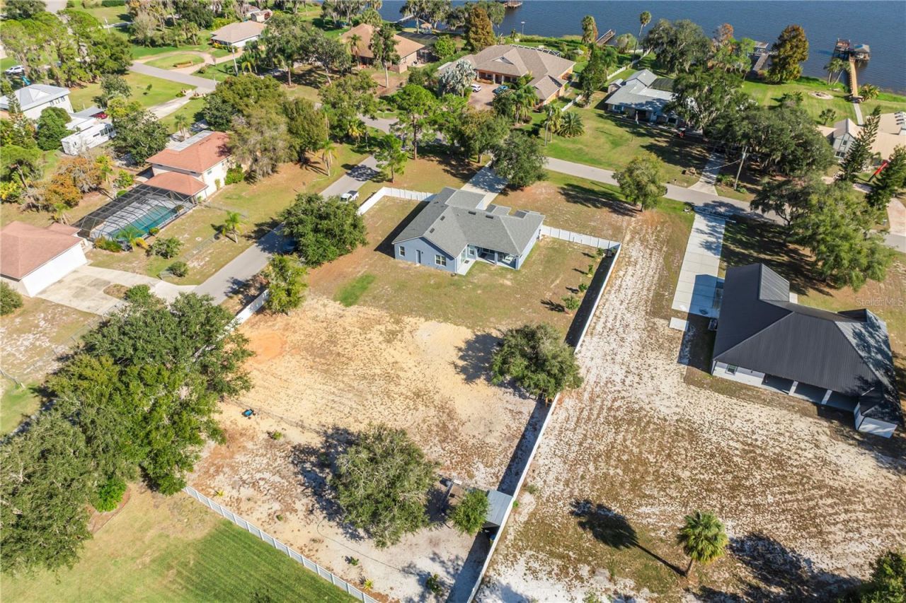 2502 Lake Front Drive, Lake Wales, FL 33898 Photo