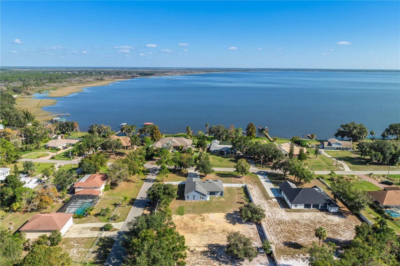 2502 Lake Front Drive, Lake Wales, FL 33898 Photo