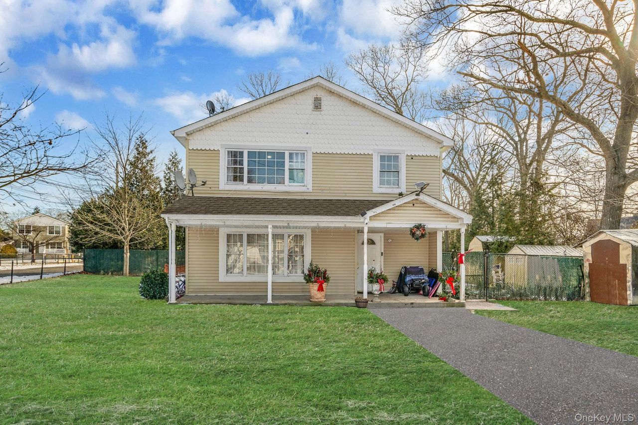 78 Eleanor Avenue, Mastic, NY 11950 Main Photo