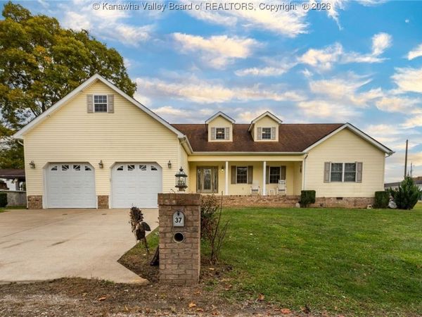 71 Sundown Lane, Milton, WV 25541