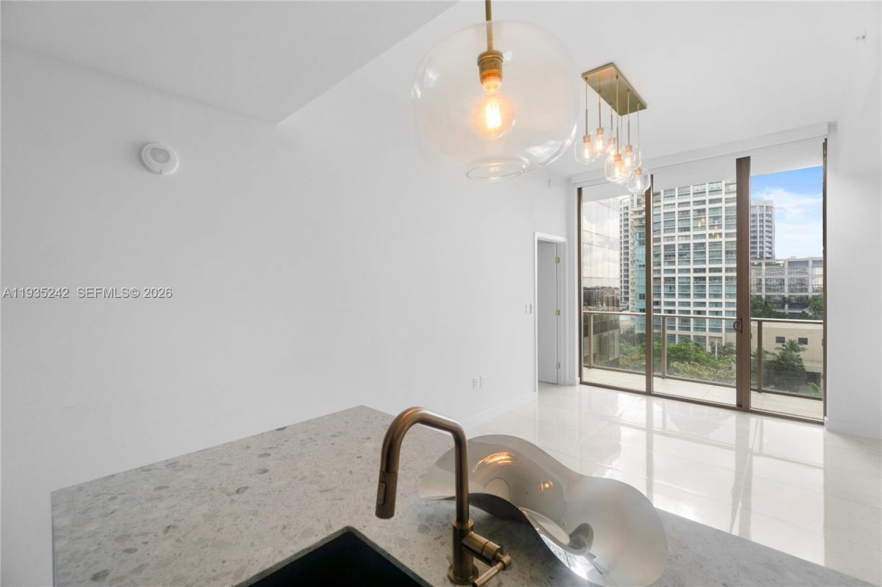 2678 Tigertail Ave, Unit 715, Miami, FL 33133 Photo