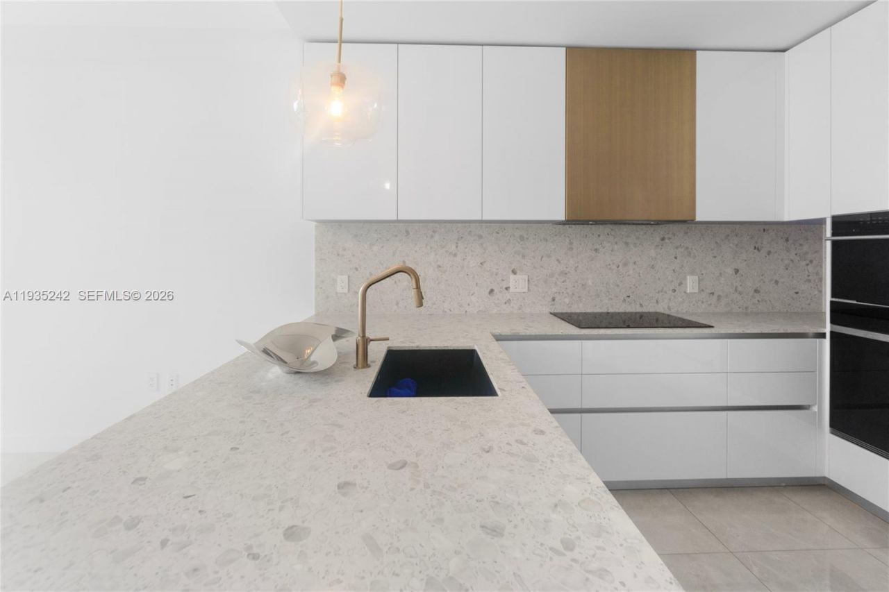 2678 Tigertail Ave, Unit 715, Miami, FL 33133 Photo