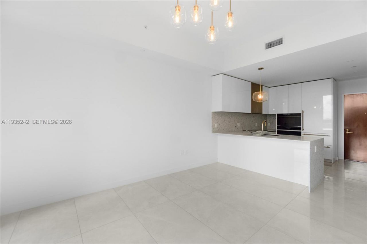 2678 Tigertail Ave, Unit 715, Miami, FL 33133 Photo