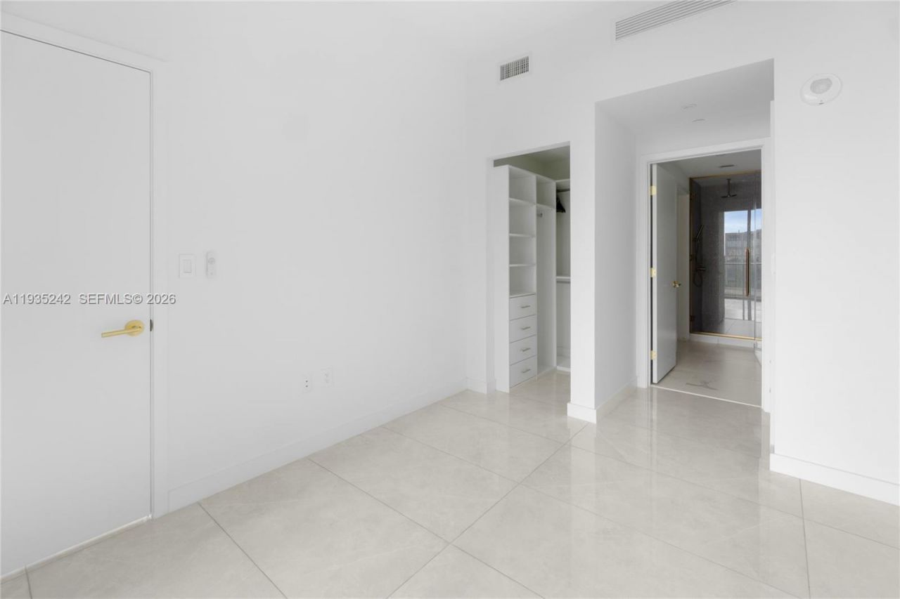2678 Tigertail Ave, Unit 715, Miami, FL 33133 Photo