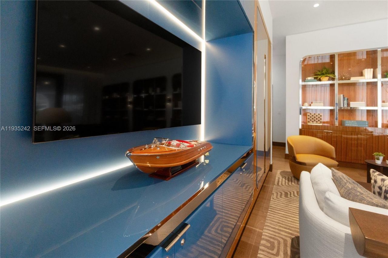 2678 Tigertail Ave, Unit 715, Miami, FL 33133 Photo