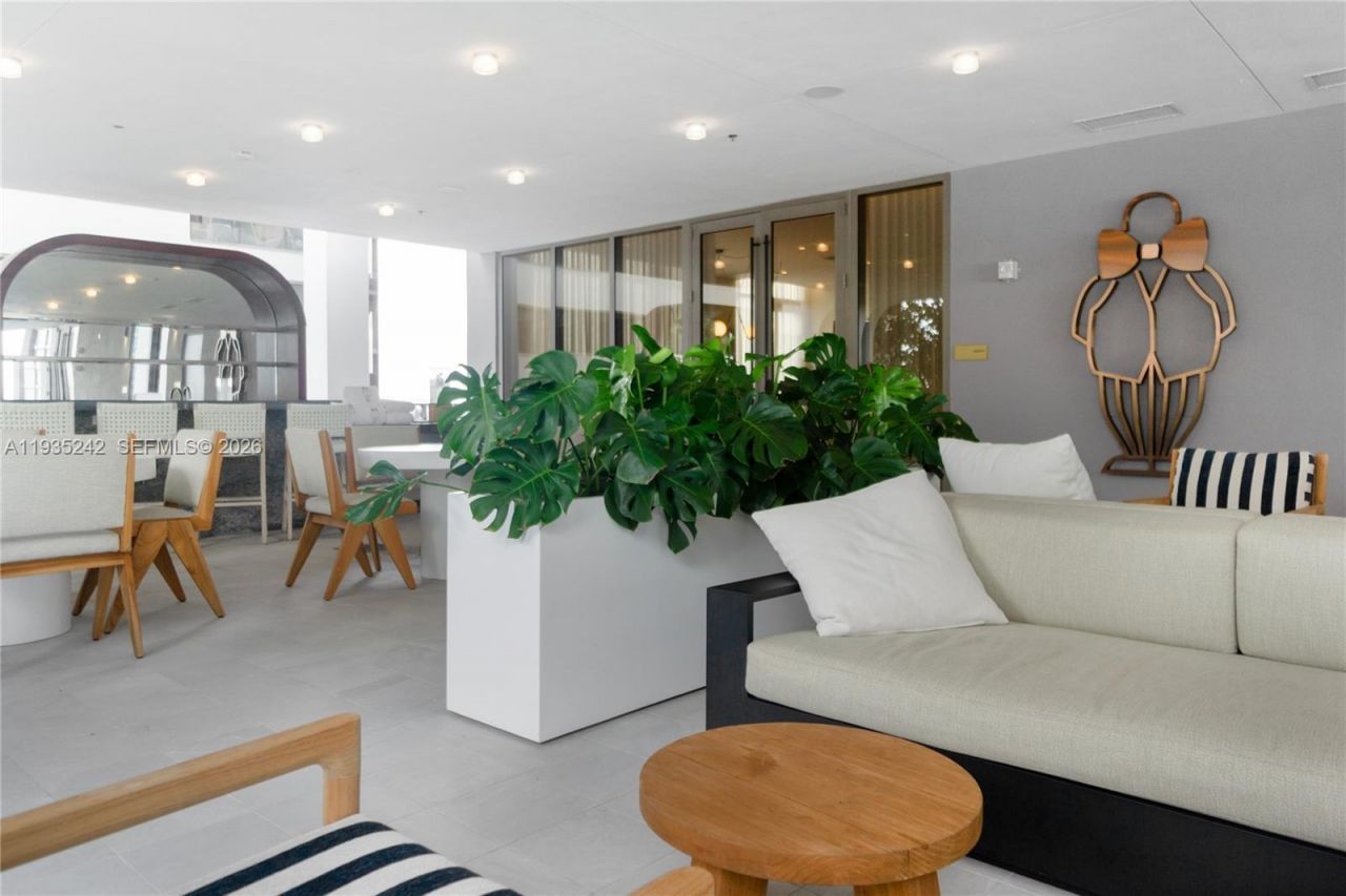 2678 Tigertail Ave, Unit 715, Miami, FL 33133 Photo