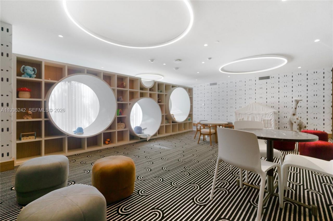 2678 Tigertail Ave, Unit 715, Miami, FL 33133 Photo