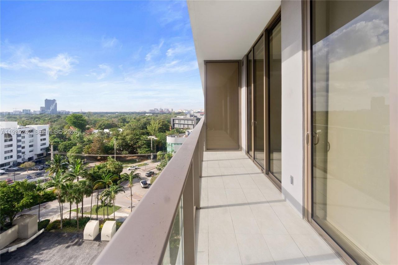 2678 Tigertail Ave, Unit 715, Miami, FL 33133 Photo