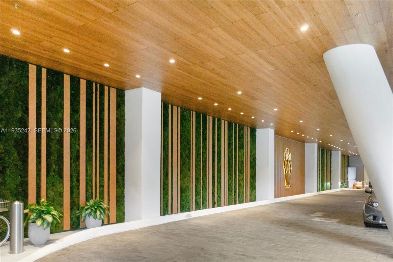 2678 Tigertail Ave, Unit 715, Miami, FL 33133 Photo