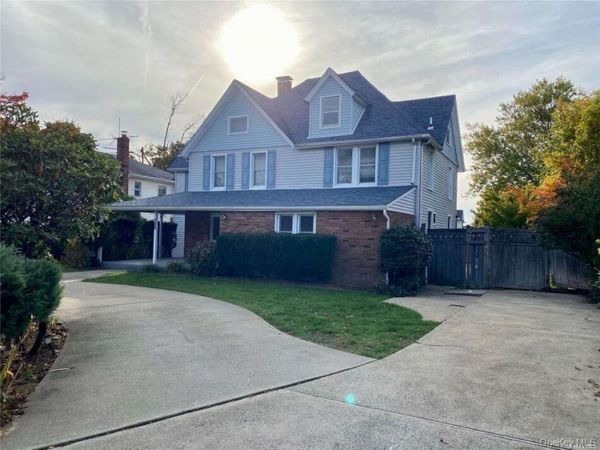 460 Bayview Avenue S, Unit 2nd Fl, Freeport, NY 11520