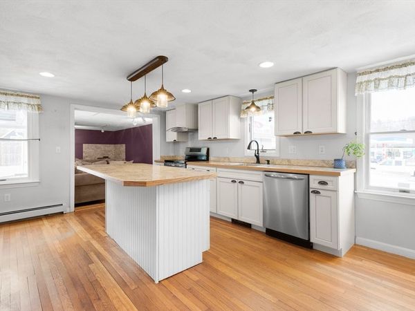 11 Central St, Georgetown, MA 01833