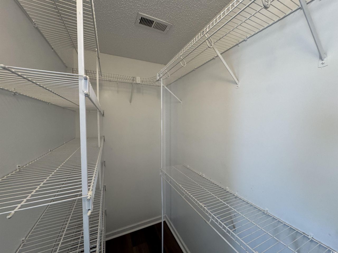 408 Chesterfield Ct. Photo 14