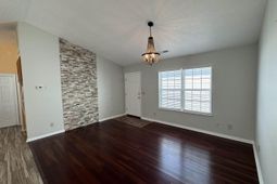 408 Chesterfield Ct. photo 4