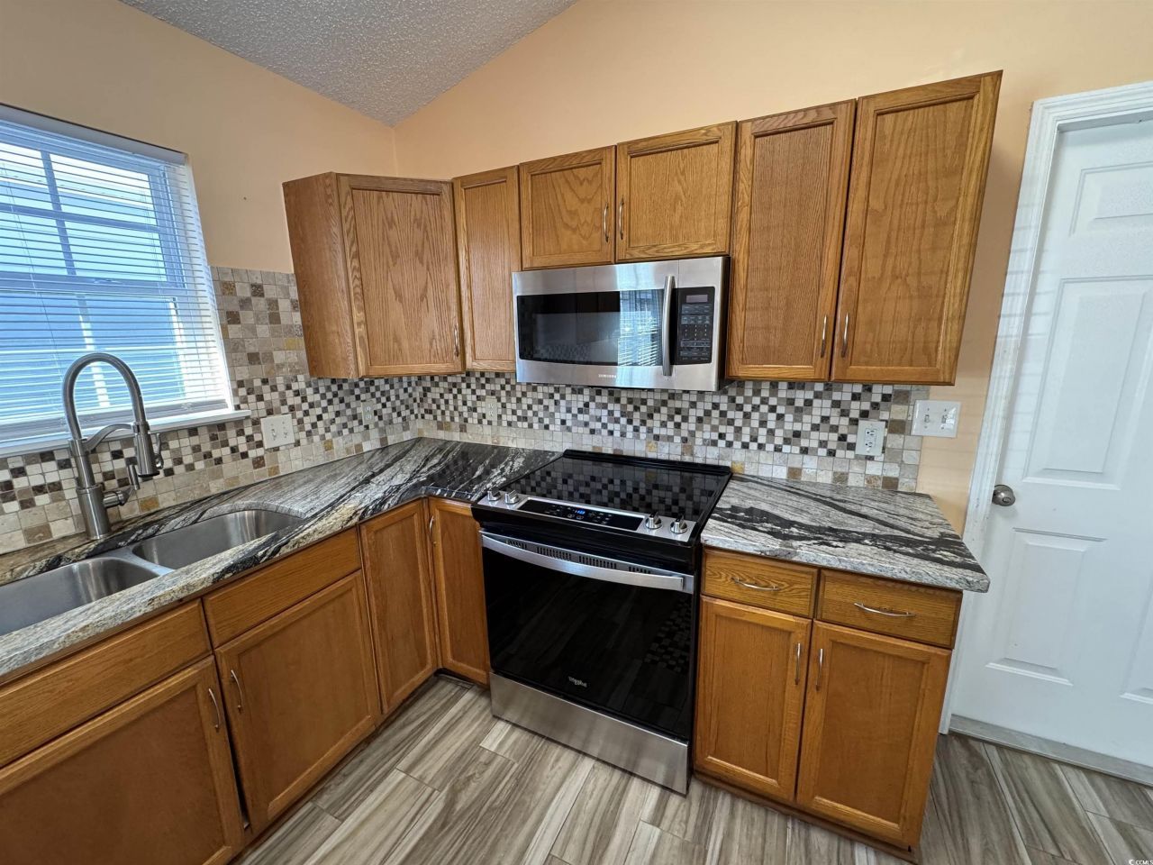 408 Chesterfield Ct. Photo 5