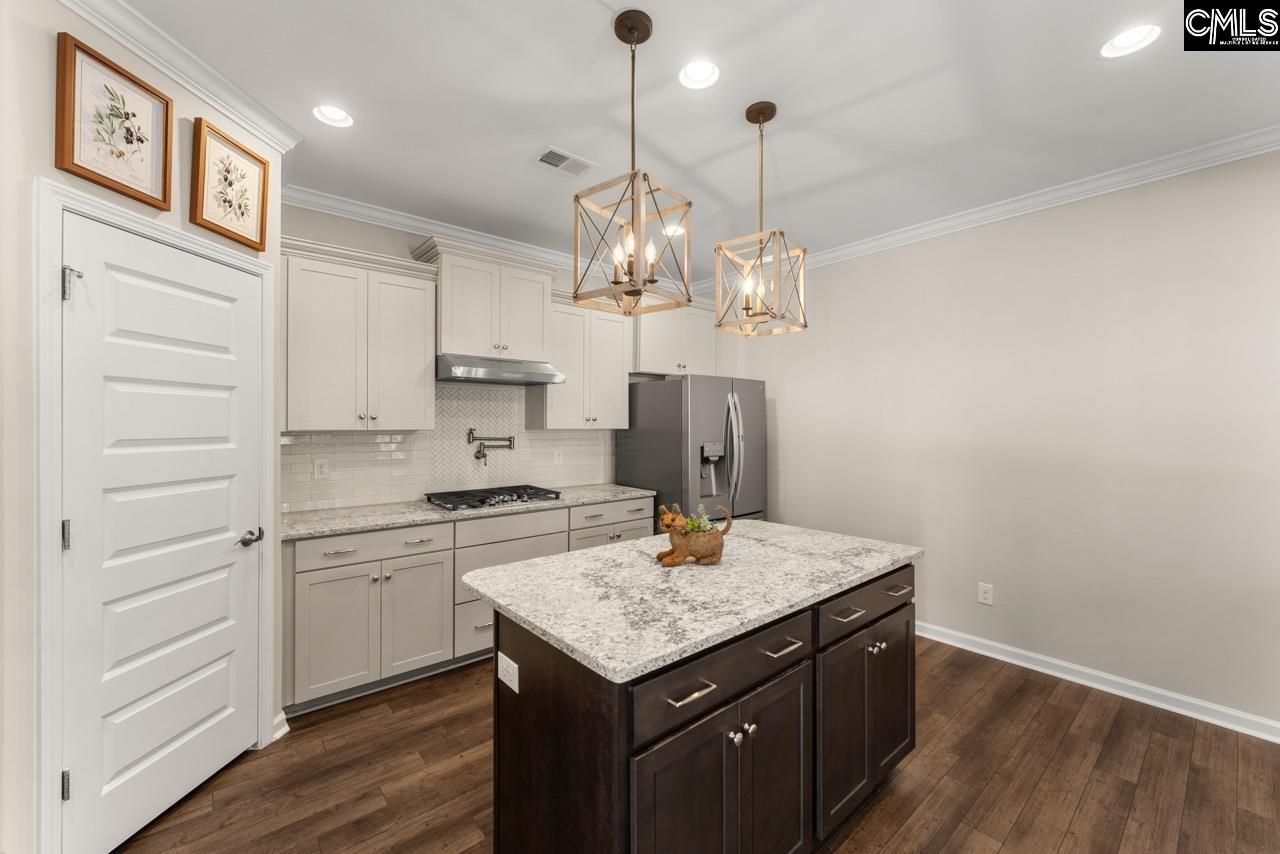 106 Pebble Stone Drive  Photo 11