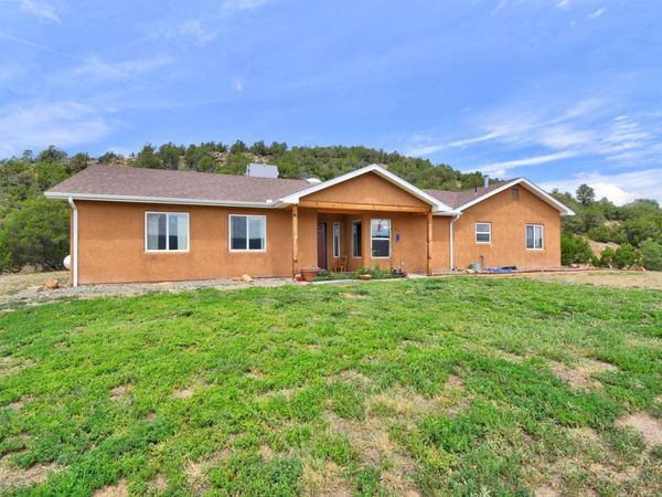 11 Zamora Heights Road, Tijeras, NM 87059