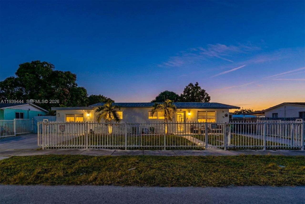 19542 SW 120th Ave, Miami, FL 33177 Photo