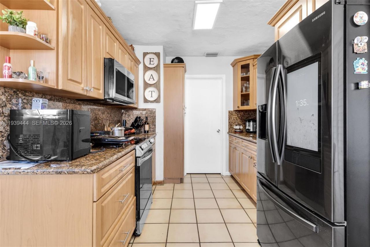 19542 SW 120th Ave, Miami, FL 33177 Photo