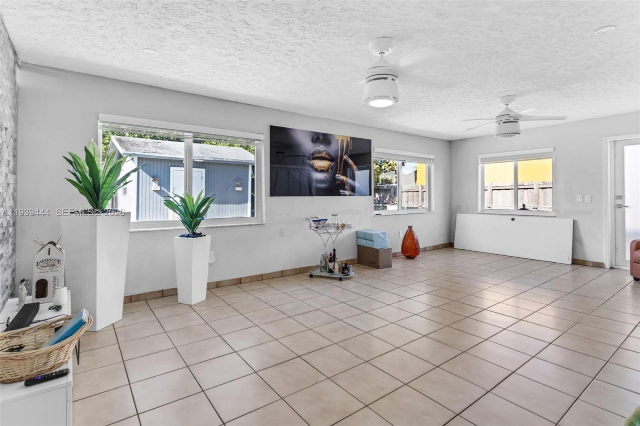 19542 SW 120th Ave, Miami, FL 33177 Photo