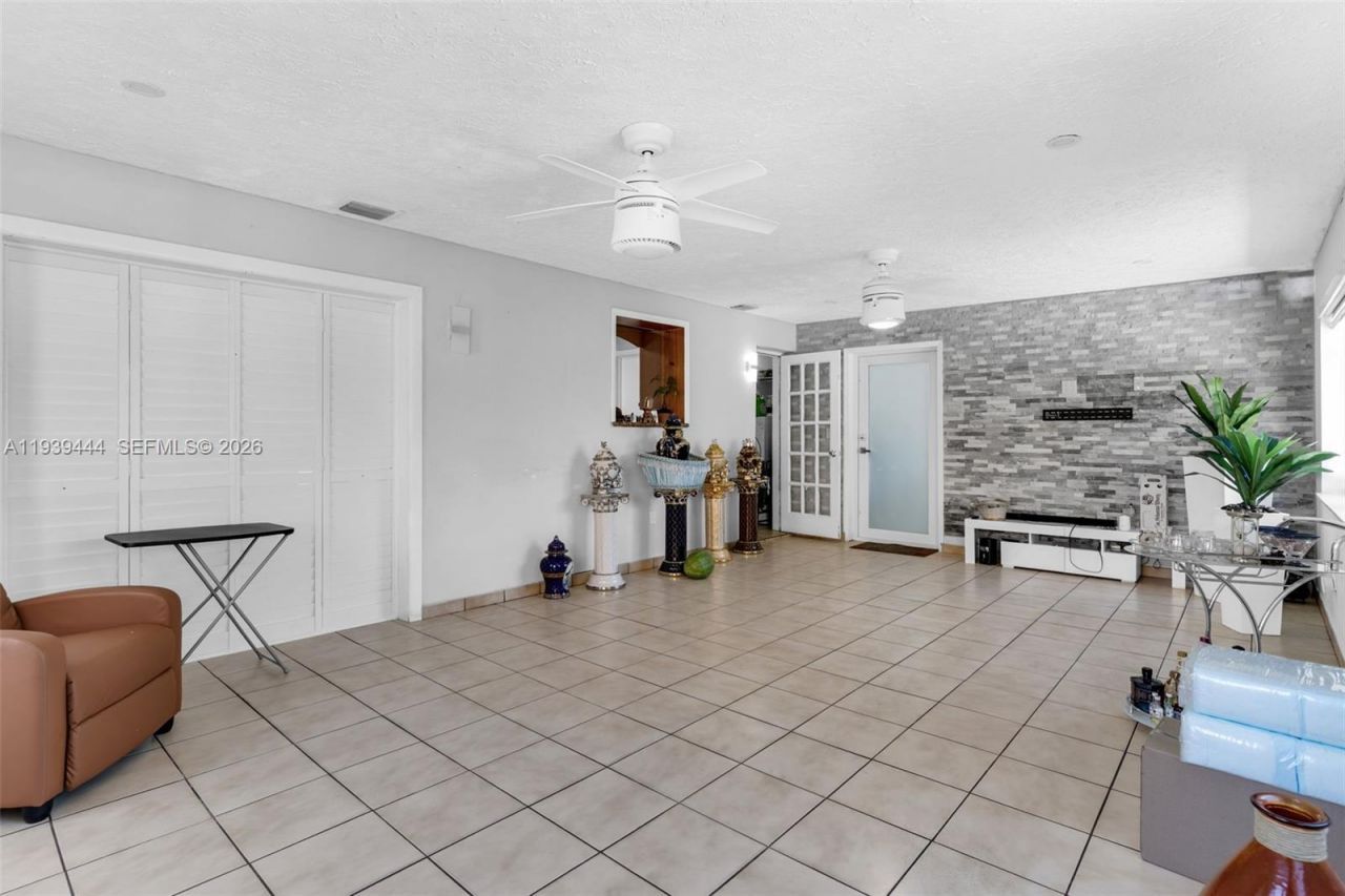 19542 SW 120th Ave, Miami, FL 33177 Photo