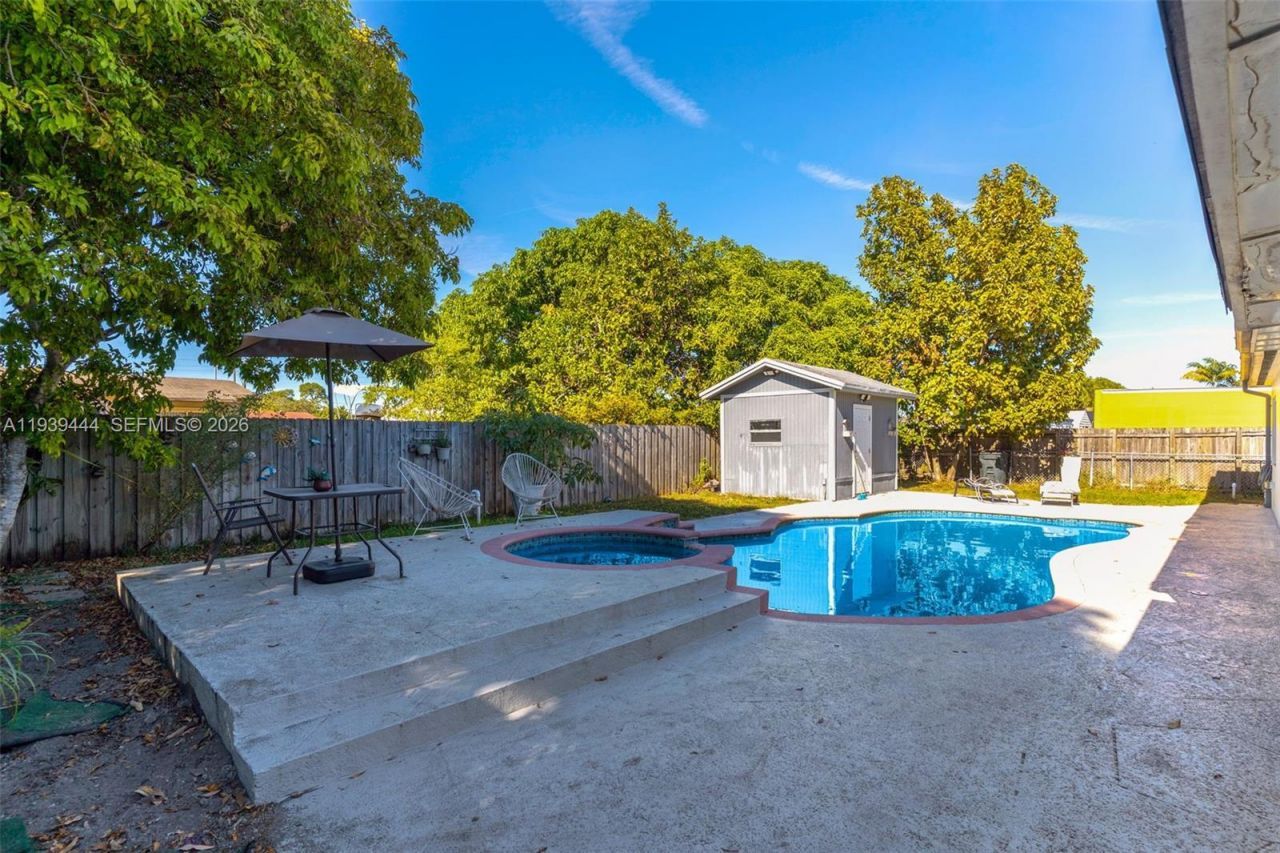 19542 SW 120th Ave, Miami, FL 33177 Photo