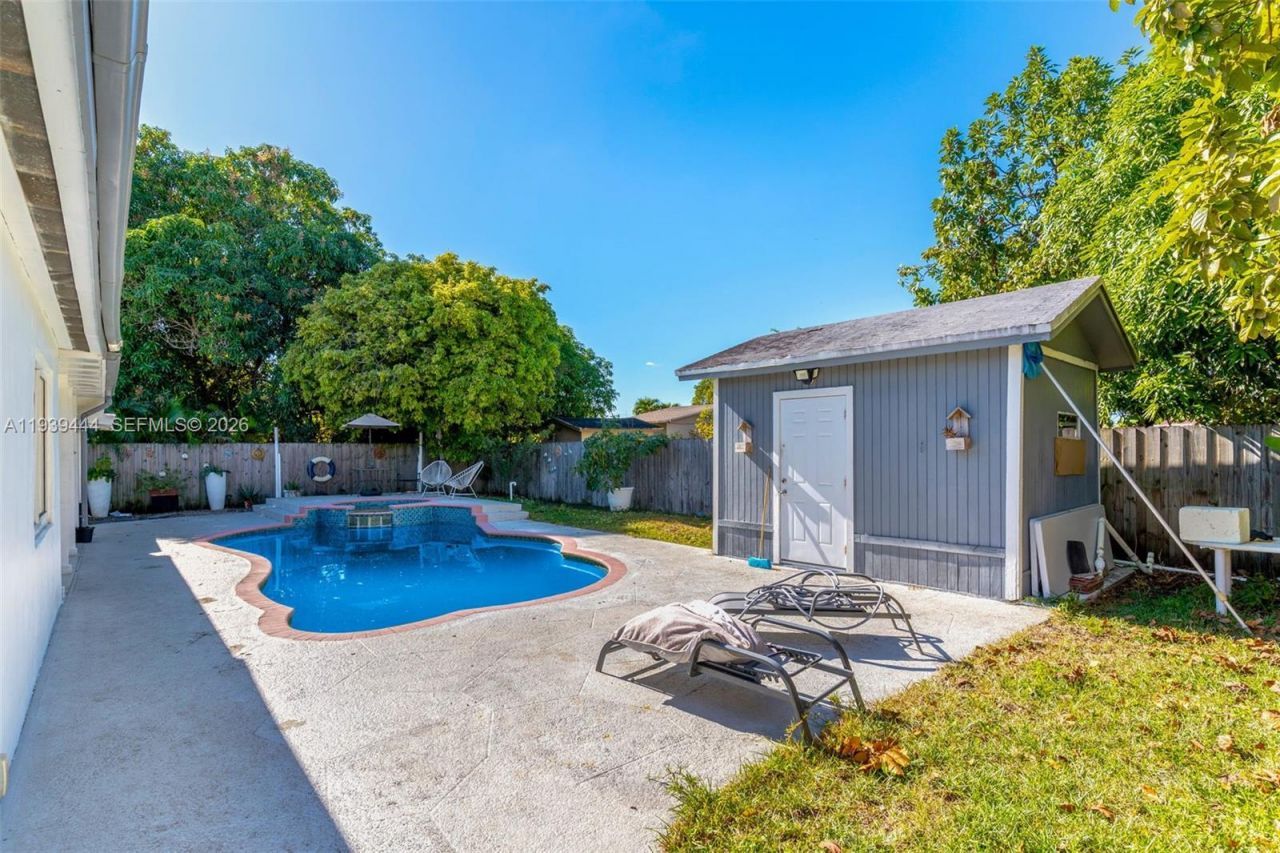 19542 SW 120th Ave, Miami, FL 33177 Photo