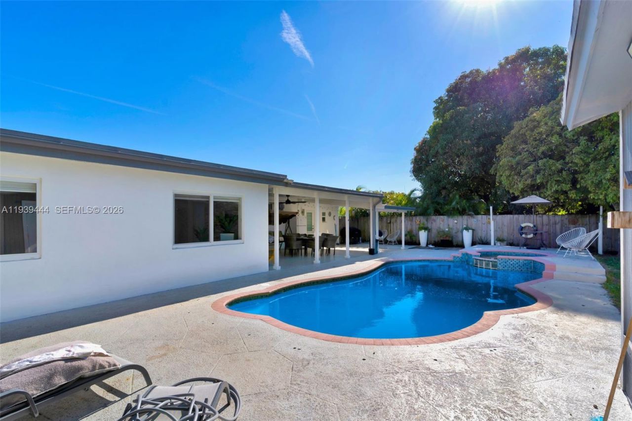 19542 SW 120th Ave, Miami, FL 33177 Photo